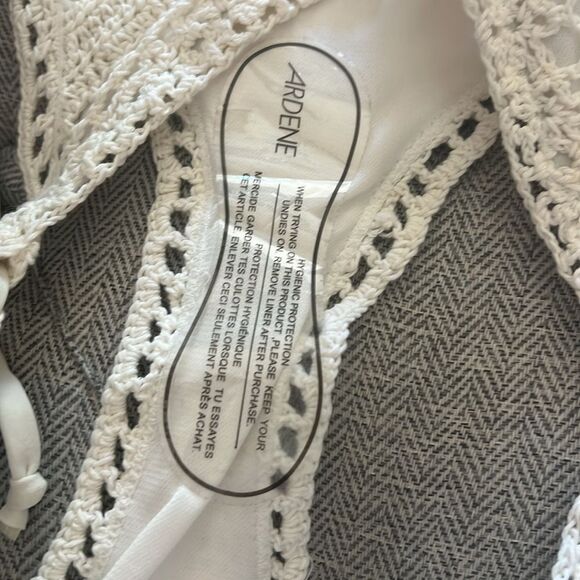 NWT Ardene white crochet bottoms Large - Picture 9 of 9